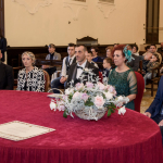 Sposi-seduti-nella-sala-comunale-Ravenna