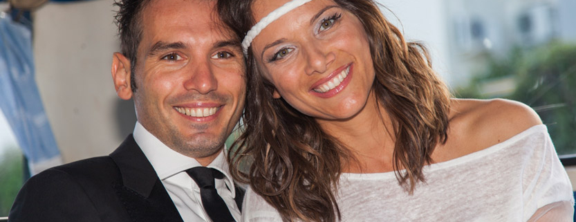 Sposi-sorridenti-viso-a-viso