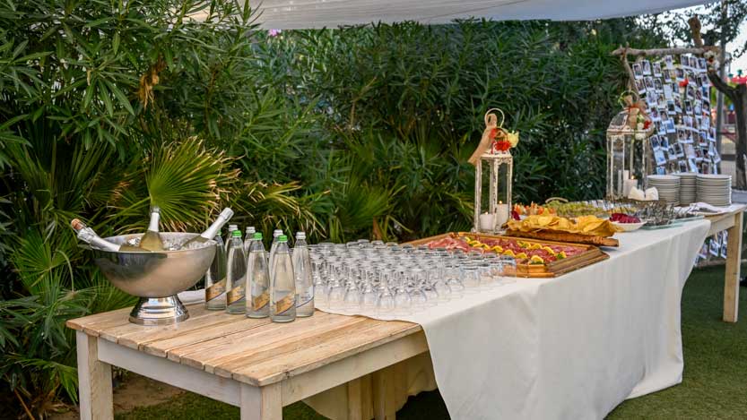 Aperitivo nuziale al Bagno Giada Beach.jpg