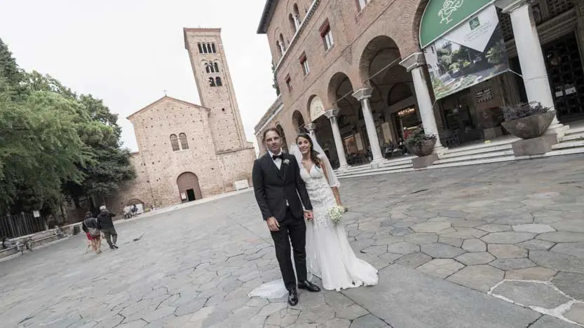 Fotografo matrimonio Ravenna sposi in P.San. Francesco