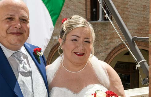 Barbara-e-Michele-sorridenti-appena-sposi-a-Ravenna