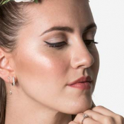 Trucco sposa estivo con tonalità viola