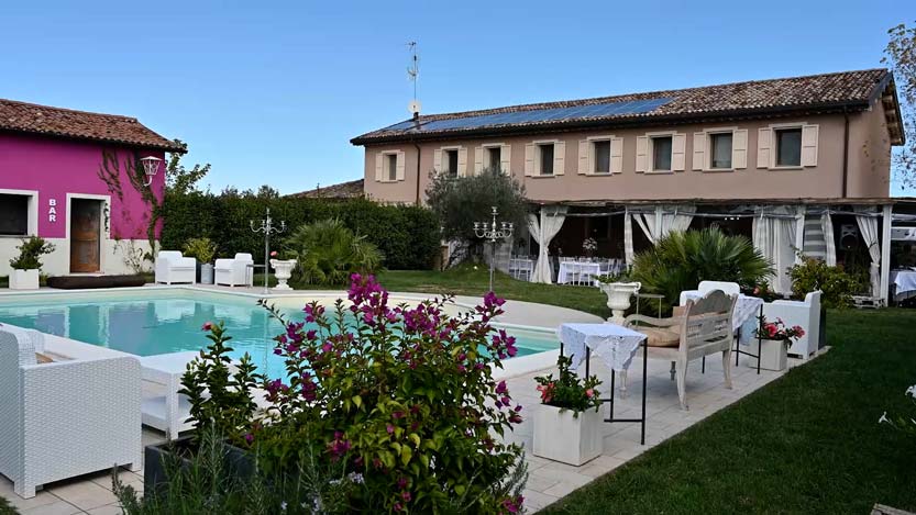 Tre-Pizzichi-di-Sale-location-matrimoni veduta esterna 833x469.jpg