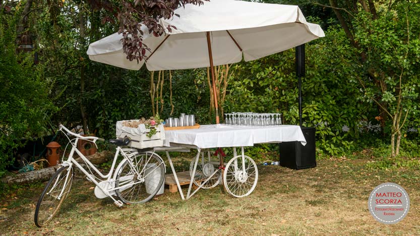 Esempio di arredo rustico per aperitivi