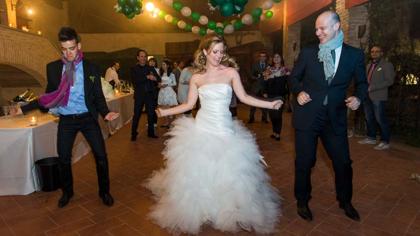 Sposa-fratello-e-zio-ballano a Borgo Fregnano