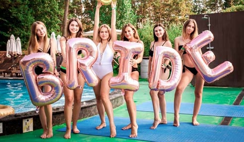 addio-al-nubilato-gruppo-di-amiche