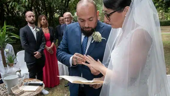 Scambio anelli con libretto cerimonia