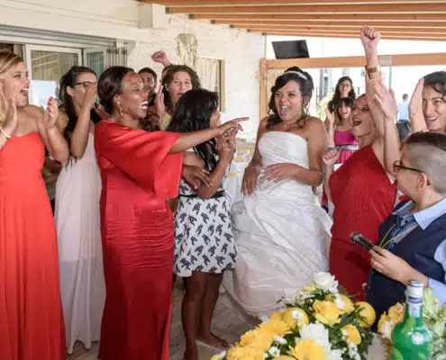 Bagno Giada Ravenna sposa ride con amiche