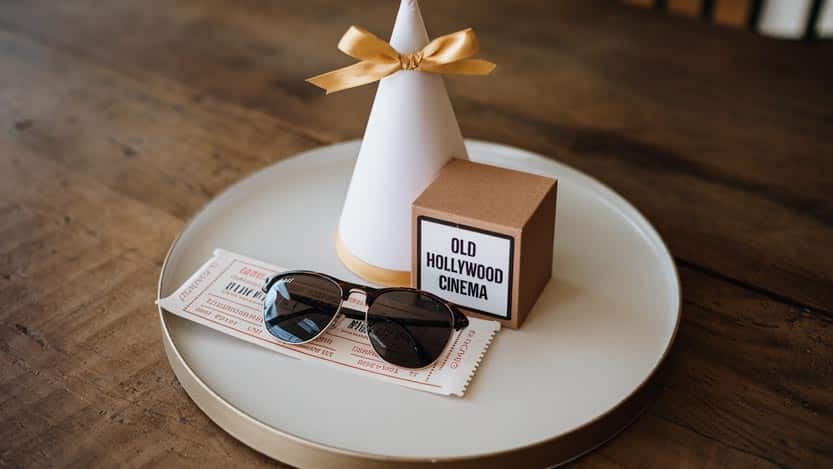 Tema-matrimonio-cinema-segna-tavolo