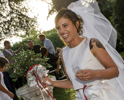 Sposa sorridente a Villa Montrona