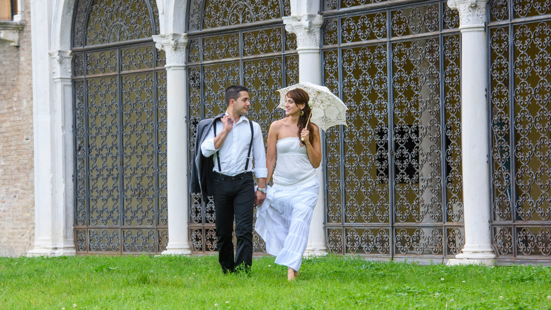 foto prematrimoniali Ravenna sposi retro Loggetta Lombardesca