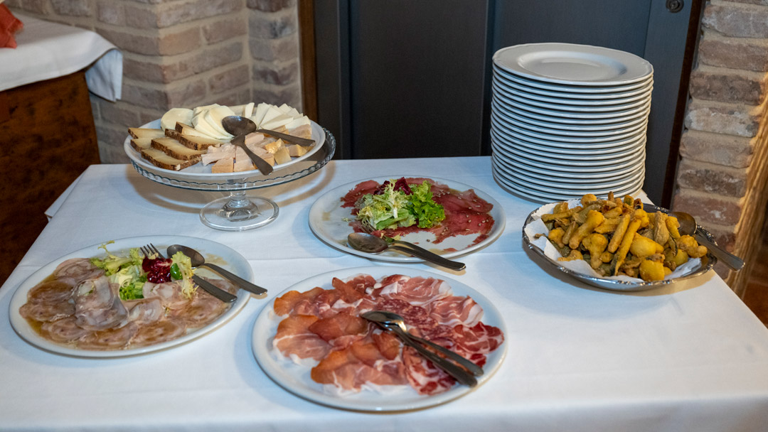Antipasti impiattati al Castello Ristorante Montiano