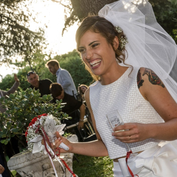 Sposa sorridente a Villa Montrona
